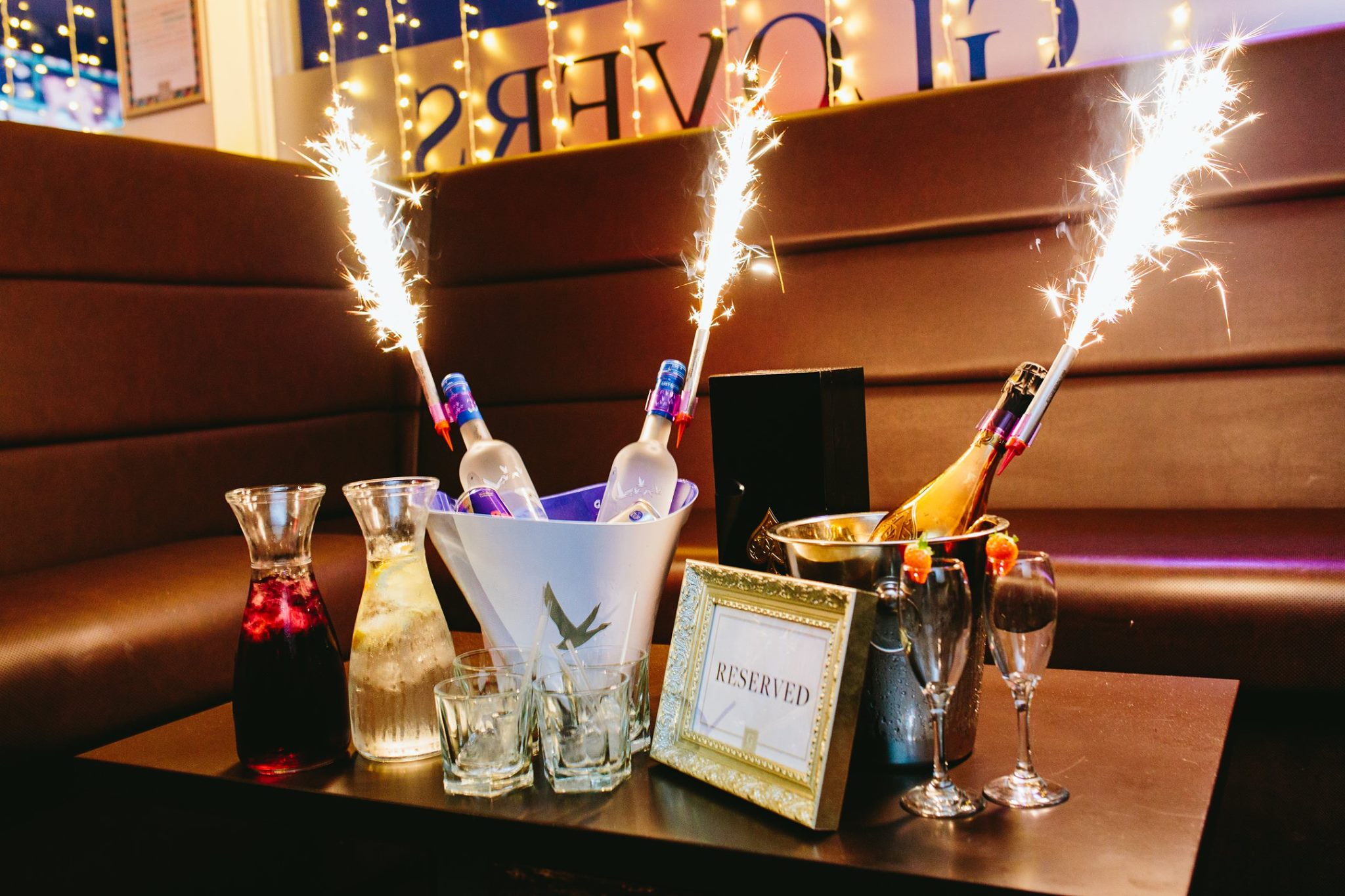 Booths and Packages - Glovers Bar