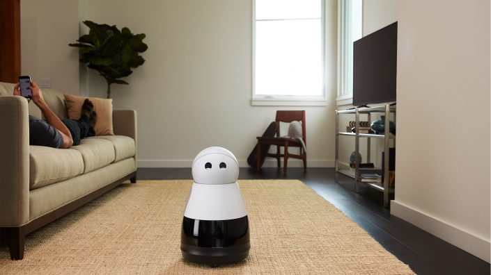 Kuri_Speaks_Robot